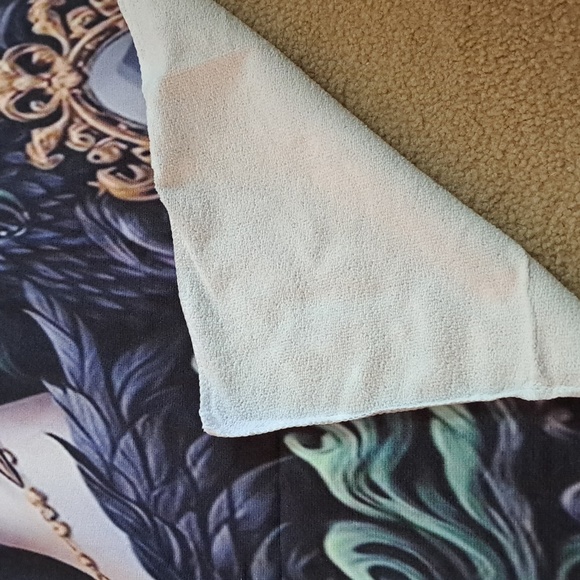 🗽Malificent towel 30 x 59 SALE/ BUNDLE ONLY 2or more items - Picture 3 of 4